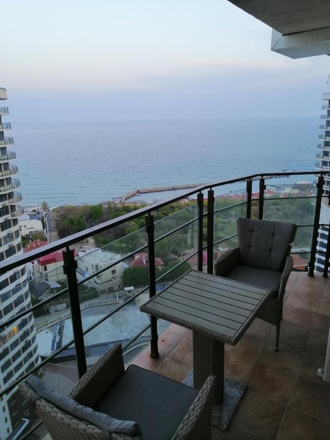 Wowell Apartments Odessa Exterior photo